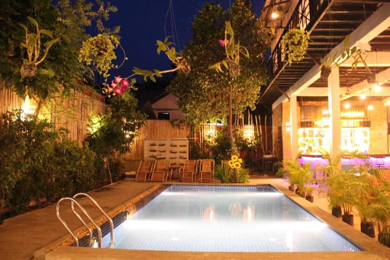 1953 Siem Reap Hostel Exteriör bild